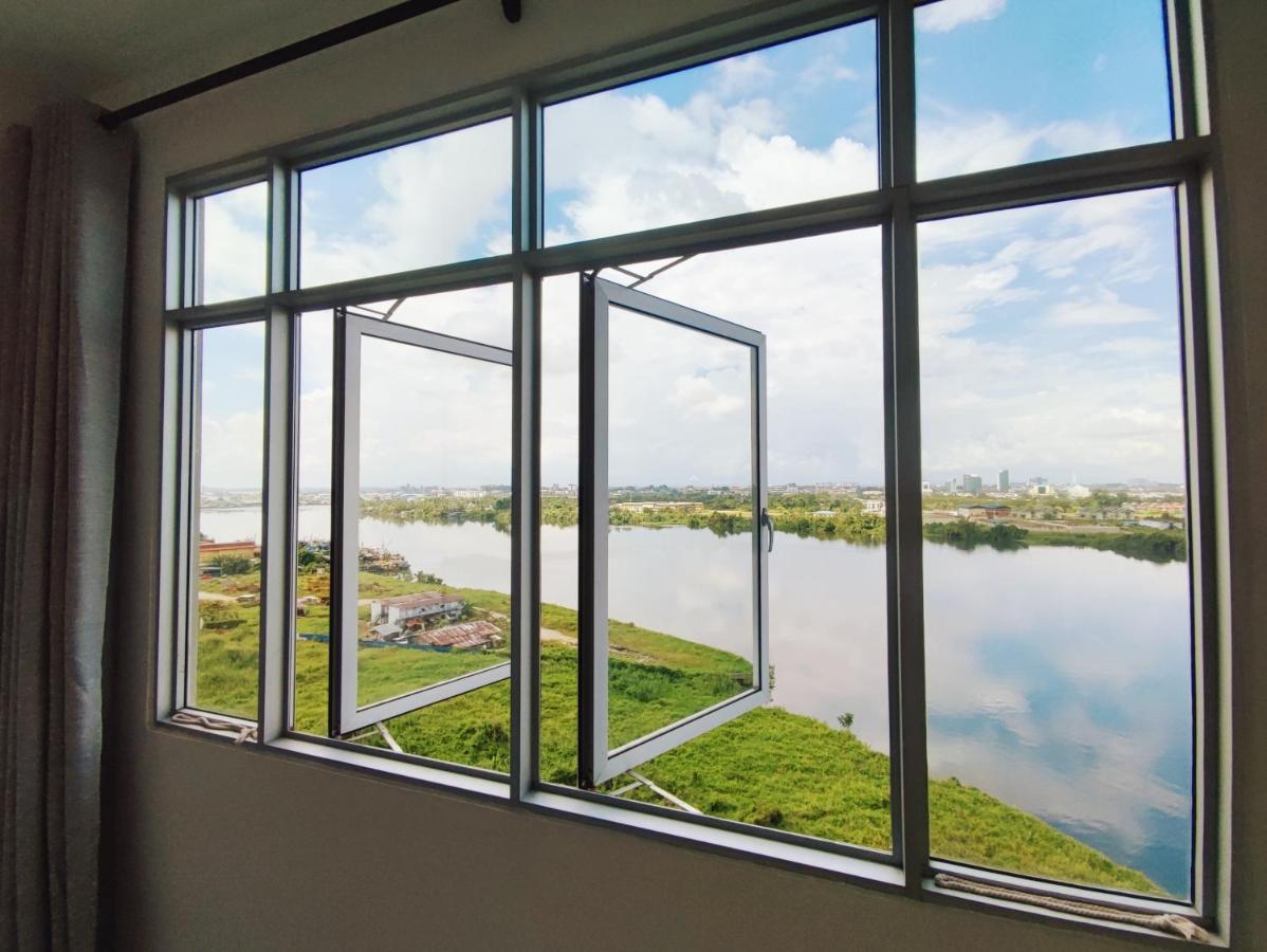 Muji Homestay Kuching Scenic View 2 Bedrooms Entire Apartment Bagian luar foto